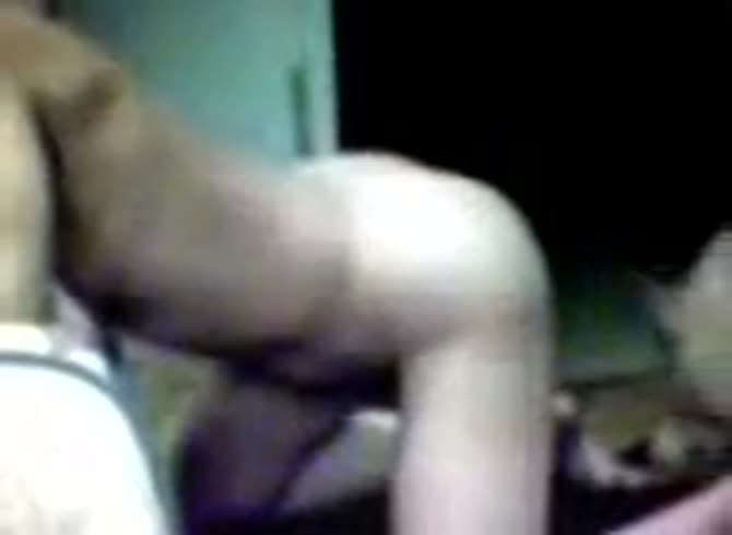 Video :Skinny teen got hairy pussy fucked in animal sex with dog