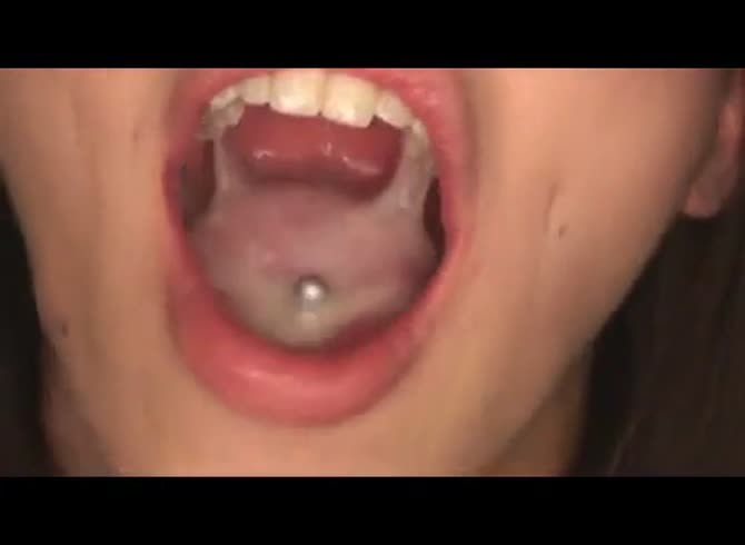 Video :Beautiful young bitch looking hot with her mouth full of cum